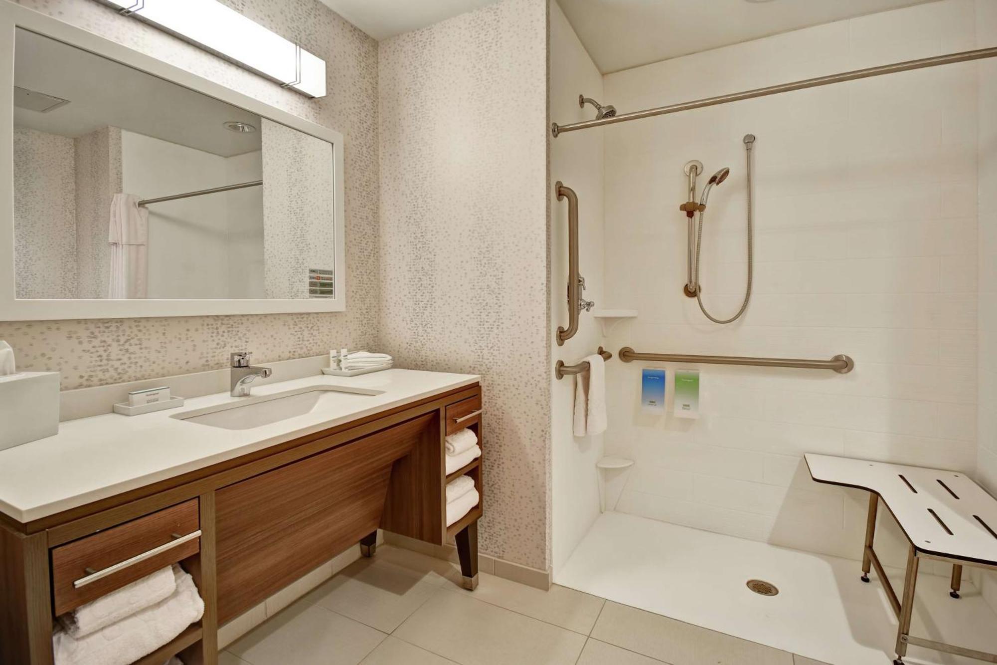 Home2 Suites By Hilton Springfield North מראה חיצוני תמונה